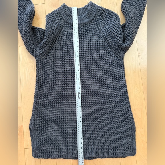 Everlane Merino wool sweater in grey waffle knit - Picture 11 of 12